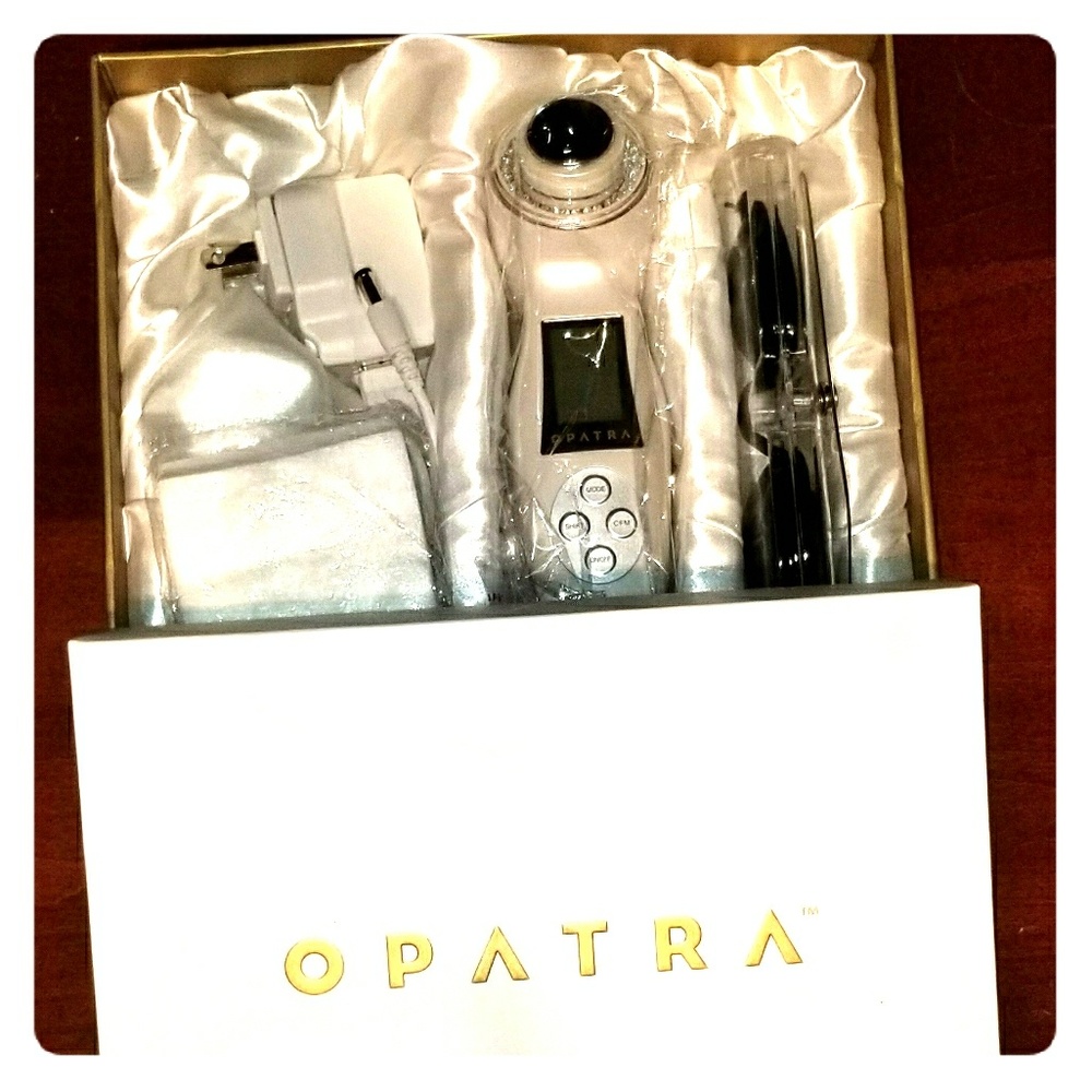 OPATRA Dermisonic Pore Cleanser